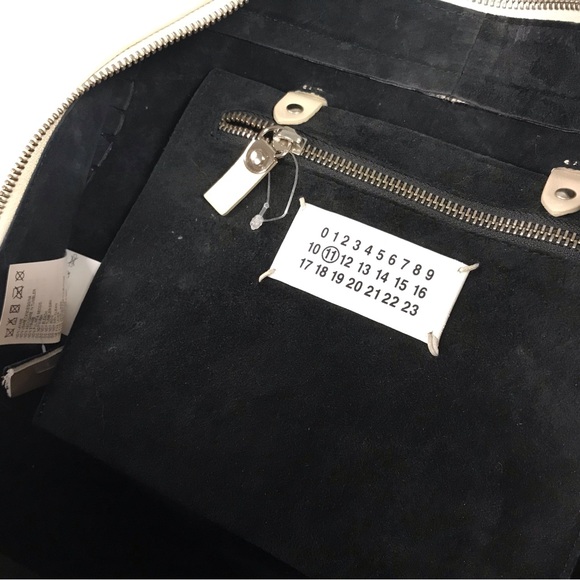 Luxurious Maison Martin Margiela Paris beige leather purse silver accents - Picture 10 of 10